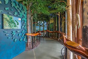 Cardwell Beachfront Motel