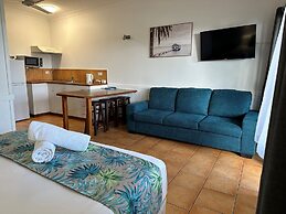 Cardwell Beachfront Motel