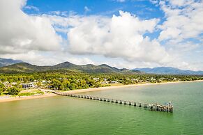 Cardwell Beachfront Motel