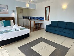 Cardwell Beachfront Motel