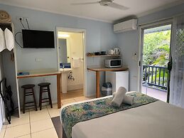 Cardwell Beachfront Motel