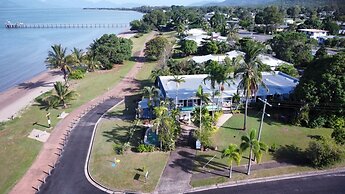 Cardwell Beachfront Motel