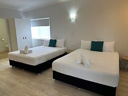 Cardwell Beachfront Motel