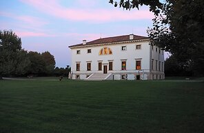 La Barchessa di Villa Pisani