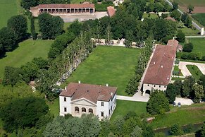 La Barchessa di Villa Pisani
