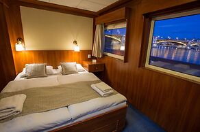 Grand Jules Boat Hotel Budapest