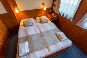 Grand Jules Boat Hotel Budapest