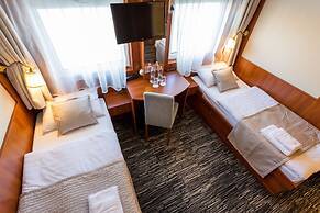 Grand Jules Boat Hotel Budapest