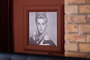 Cameo Boutique Hotell