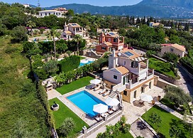 Il Tesori Dassia Villas
