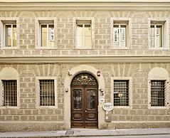 Urbanauts Studios Minelli