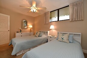 Paki Maui #224 2 Bedroom Condo by RedAwning