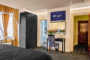 The Revelstoke Hotel