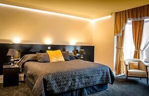 The Revelstoke Hotel