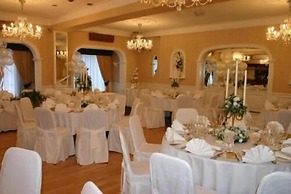 The Revelstoke Hotel