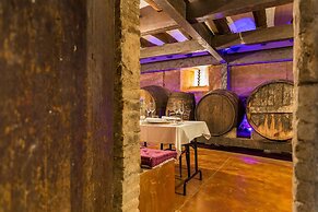 Masia Can Canyes & Spa