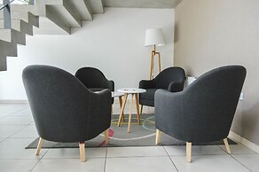 Leloir Suites & Meetings