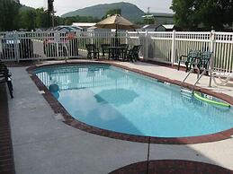 Mountain Inn & Suites Dunlap