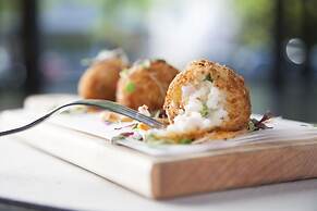 Holiday Inn Calgary South Conference Center by IHG