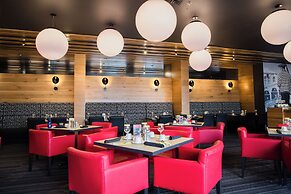 Holiday Inn Calgary South Conference Center by IHG