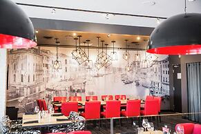 Holiday Inn Calgary South Conference Center by IHG