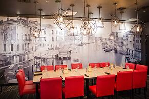 Holiday Inn Calgary South Conference Center by IHG