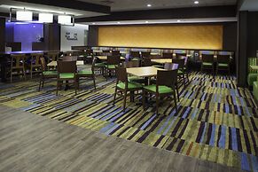 Fairfield Inn and Suites by Marriott Detroit Canton