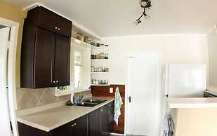 Leigh Lani Guest House