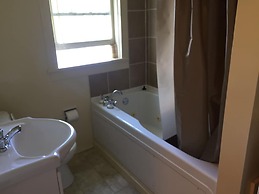 Leigh Lani Guest House