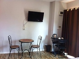 R2 Apartment Service