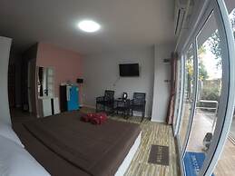 R2 Apartment Service