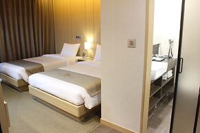 Royal Emporium Incheon Airport Hotel