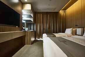 Royal Emporium Incheon Airport Hotel