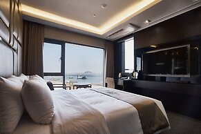 Royal Emporium Incheon Airport Hotel