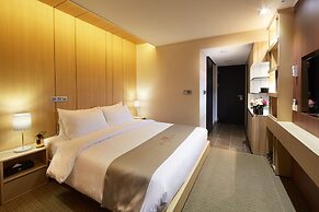 Royal Emporium Incheon Airport Hotel