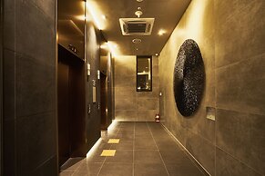 Royal Emporium Incheon Airport Hotel