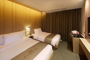 Royal Emporium Incheon Airport Hotel