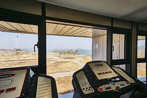 Royal Emporium Incheon Airport Hotel