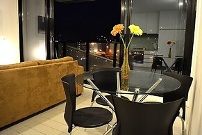 Royal Stays Apartments Docklands