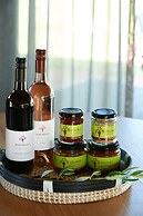 Olio Bello Lakeside Glamping