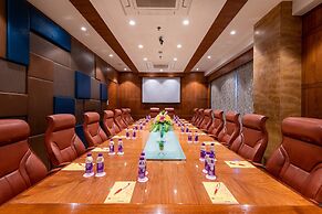 Express Inn The Business Luxury Hotel