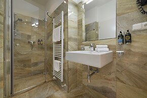 Old Town Residence by Little King