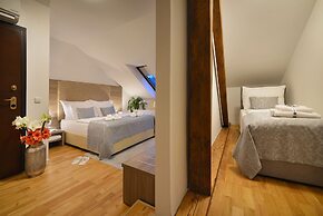 Old Town Residence by Little King