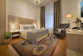 Old Town Residence by Little King