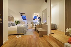 Old Town Residence by Little King