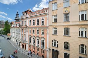 Old Town Residence by Little King