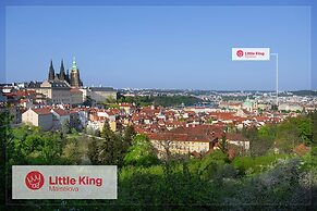 Old Town Residence by Little King