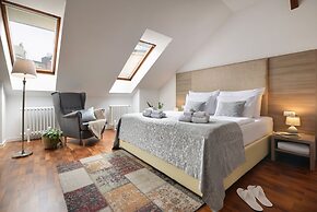 Old Town Residence by Little King