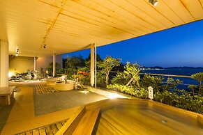 Toba Seaside Hotel