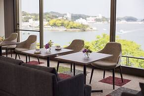 Toba Seaside Hotel